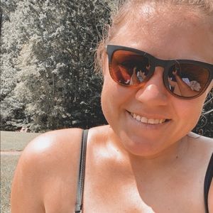 Meet your Posher, Courtney